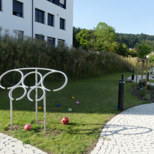Gartenbereich mit Fitnessgerät